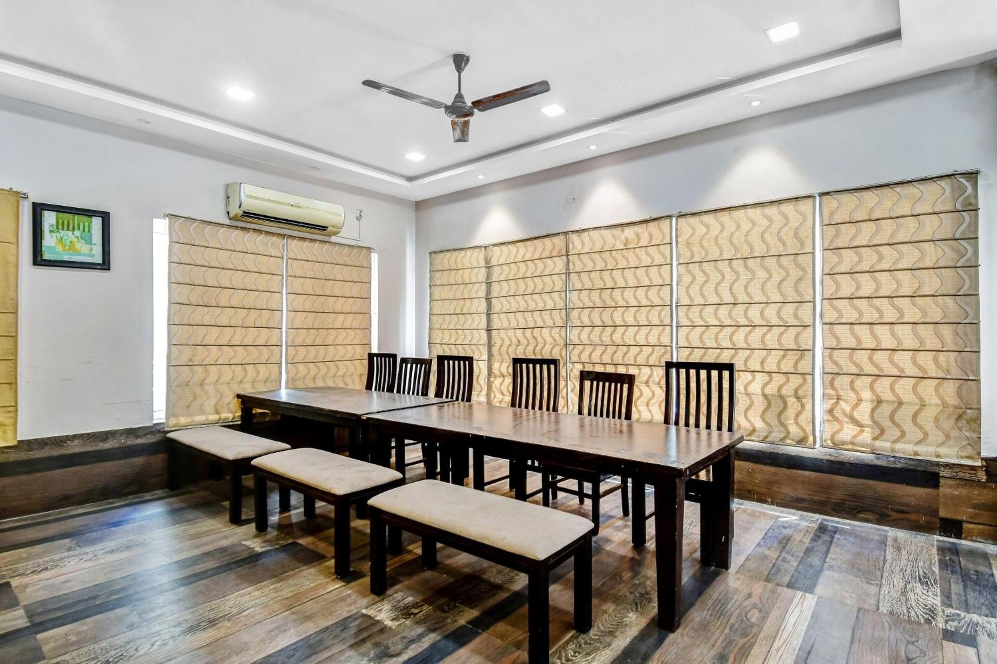 Super Townhouse All In One Kolkata Exterior photo