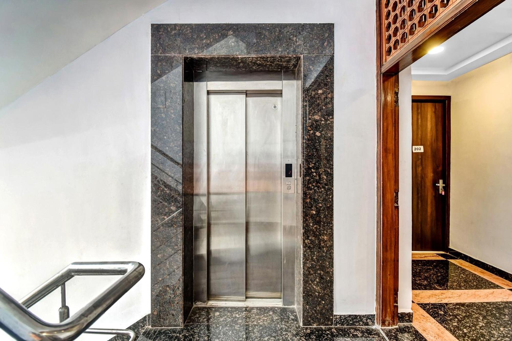 Super Townhouse All In One Kolkata Exterior photo
