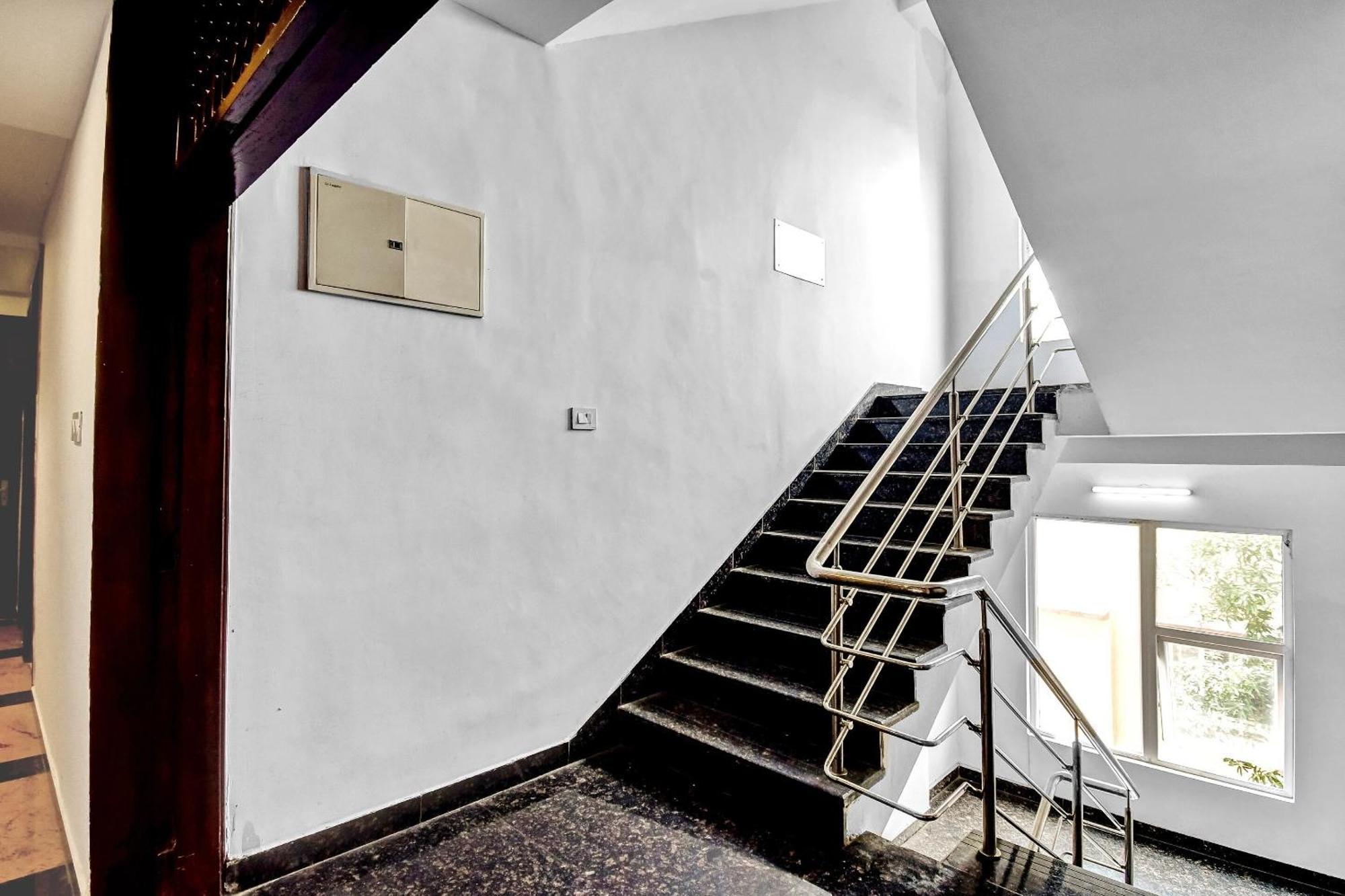 Super Townhouse All In One Kolkata Exterior photo